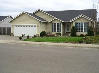 310 Ridgeway St, Sutherlin, OR 97479