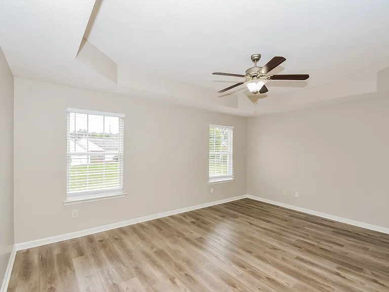 320 Birchclay Point N — Photo 9