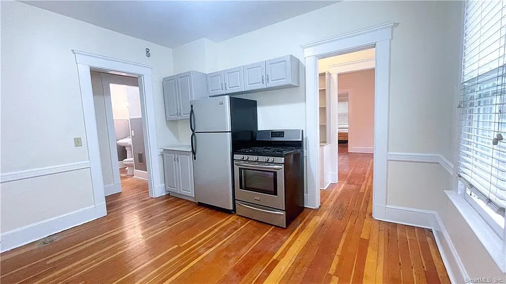3 bed, 1100 sqft, $2,695 — Photo 4