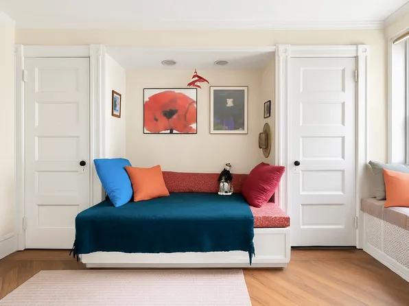 296 Garfield Place image 7 of 14