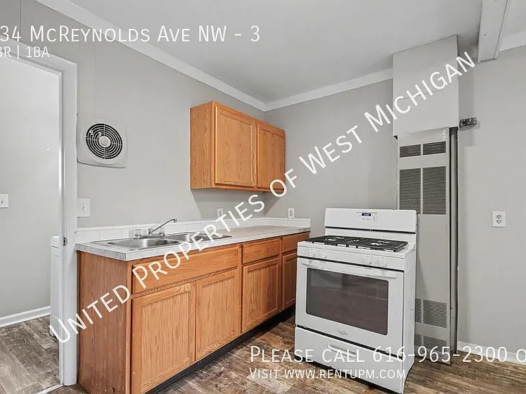 934 McReynolds Ave NW #3 — Photo 8