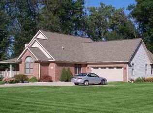 27161 John Dr, New Boston, MI 48164