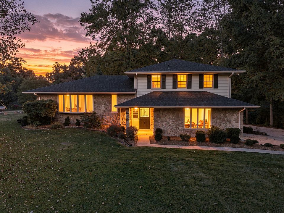 1st image of 2730 Heights Circle Rd