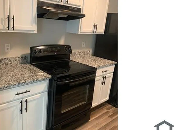 1352 Hollenbeck Ln, Riverdale, GA 30296