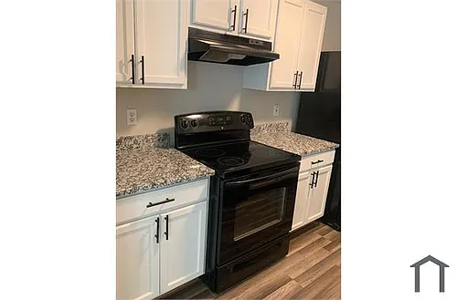 1352 Hollenbeck Ln Photo 1