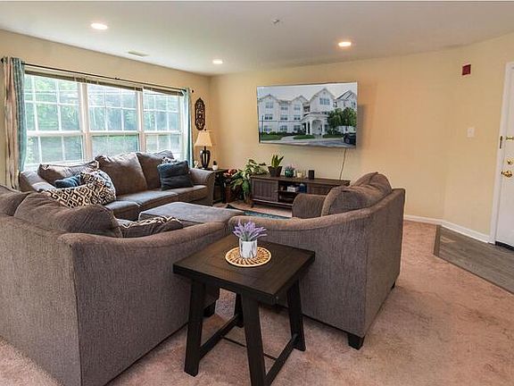 4th image of 118 Sundown Ct Unit 2B