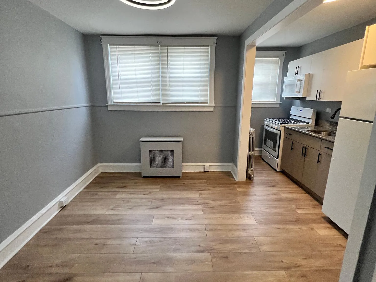 3 bed, 992 sqft, $1,500 — Photo 3