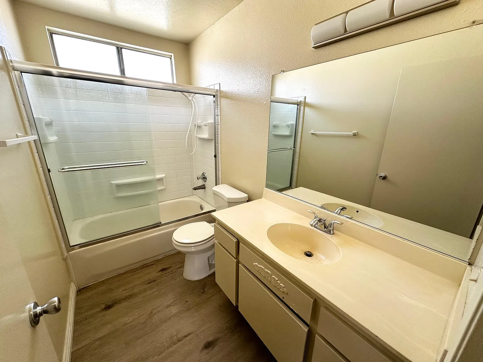 2 bed, $2,395 — Photo 4