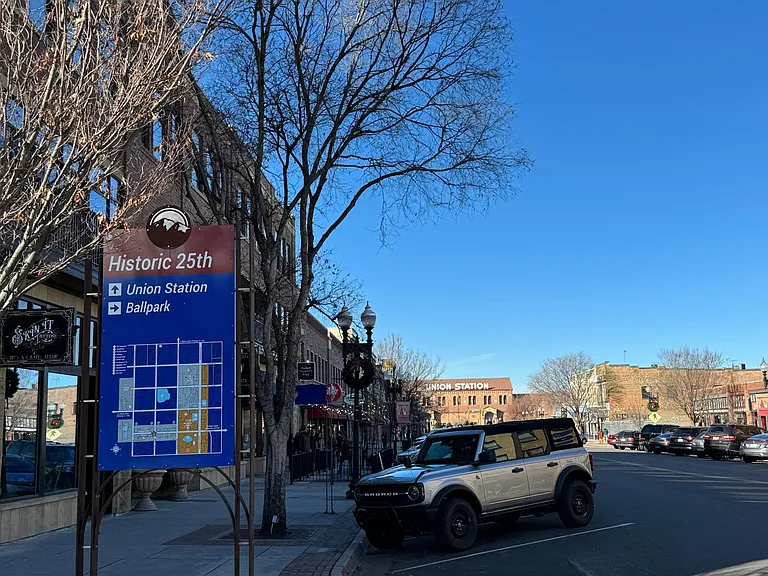 Steps from Ogden's vibrant Historic 25th Street, with easy access to restaurants, coffee shops, boutiques, nightlife, Union Station, and local events.