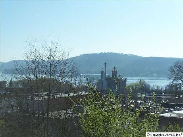 2nd image of 417 Hill Ave