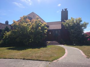 2269 W Viewmont Way W, Seattle, WA 98199