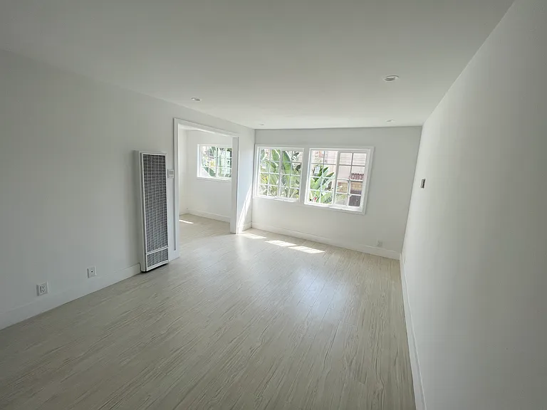 1313 S Cochran Ave — Photo 19