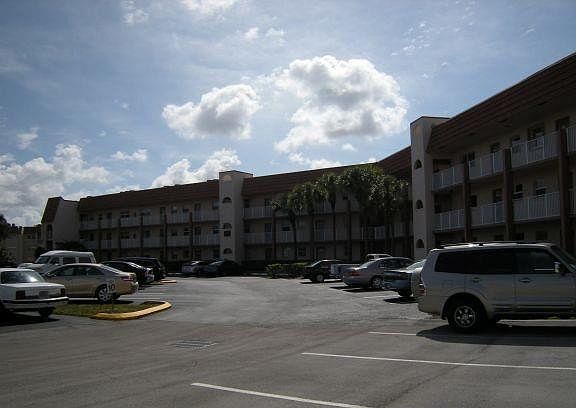 2nd image of 8040 N Sunrise Lakes Drive #303