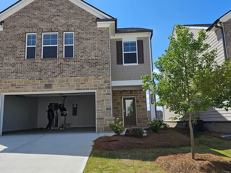 3250 Westgate Park Dr — Photo 1