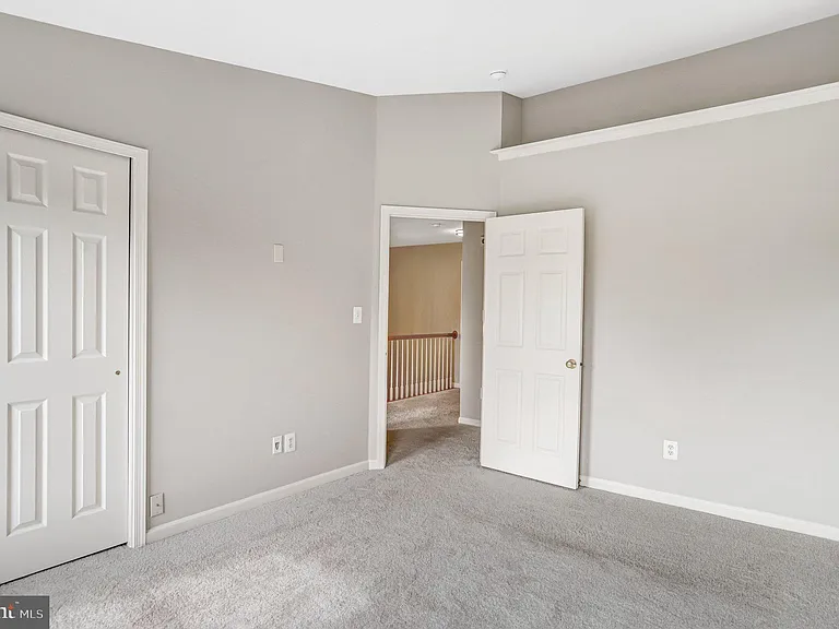 22616 Welborne Manor Sq — Photo 33
