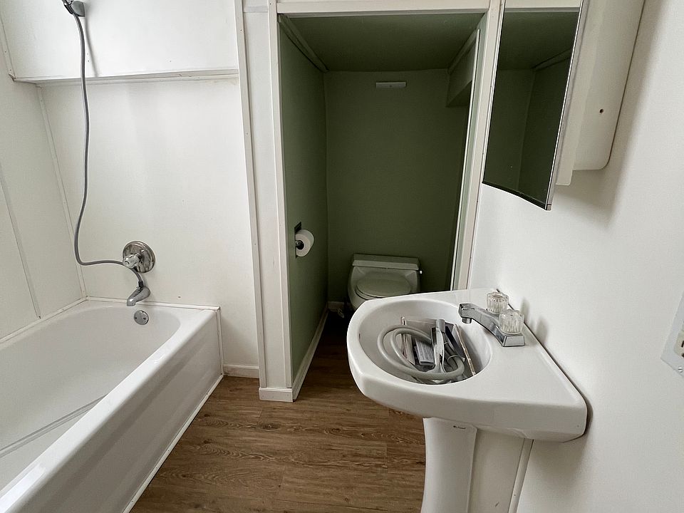 2nd image of 223 E Dayton St APT 1W