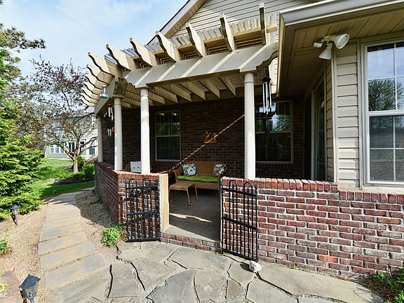 5th image of 919 Amesbury Ct