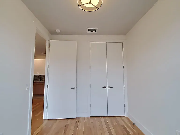 2028 Davidson Ave #4 — Photo 6