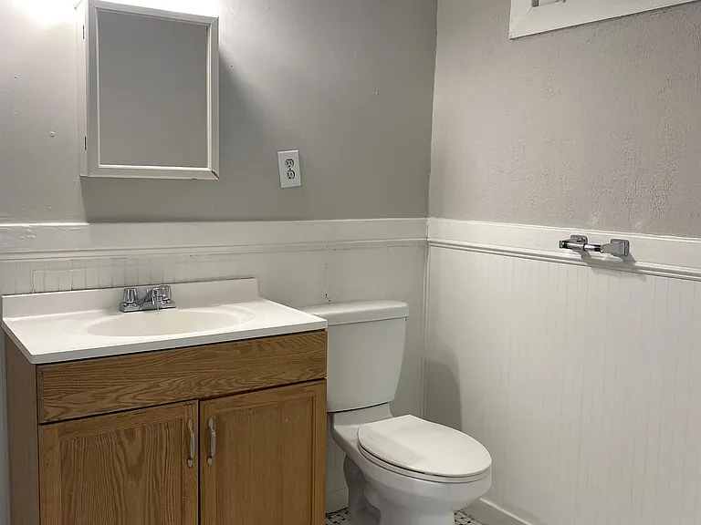 Frances Apartments — Photo 7