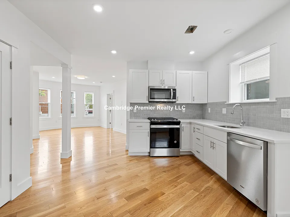 406 Columbia St #1