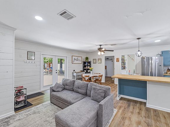 3rd image of 151 Hillcrest Ave