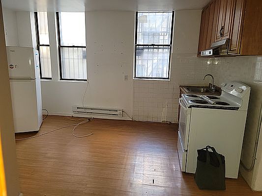 1st image of 17 Monroe St #1