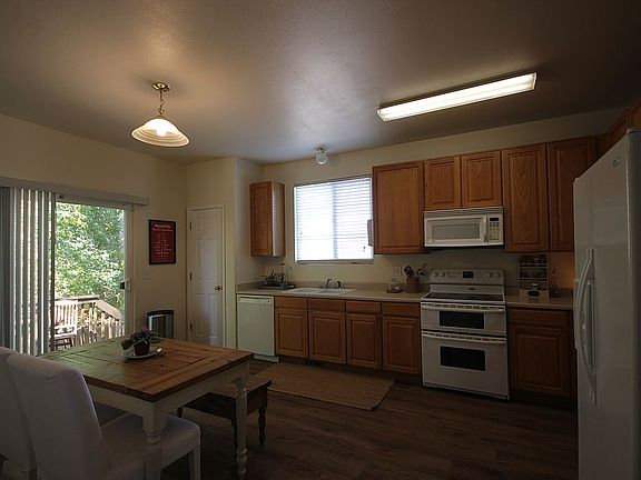 4th image of 2138 Woodpark Dr