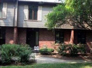 4 Winston Ct, Amherst, MA 01002