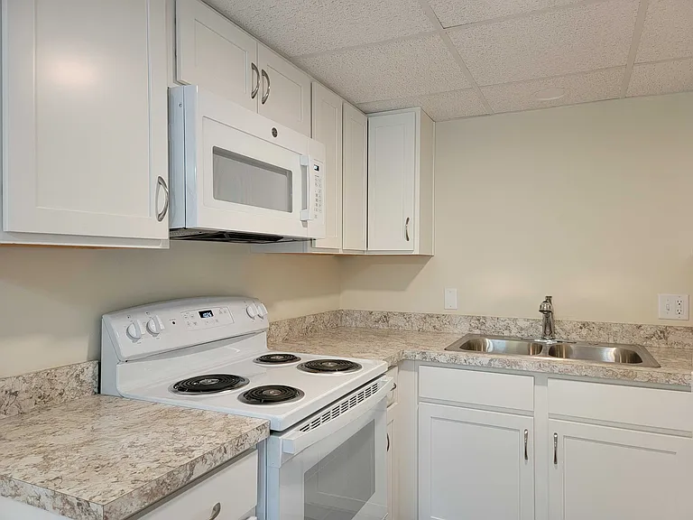 61 Terrace Ave #1 — Photo 9