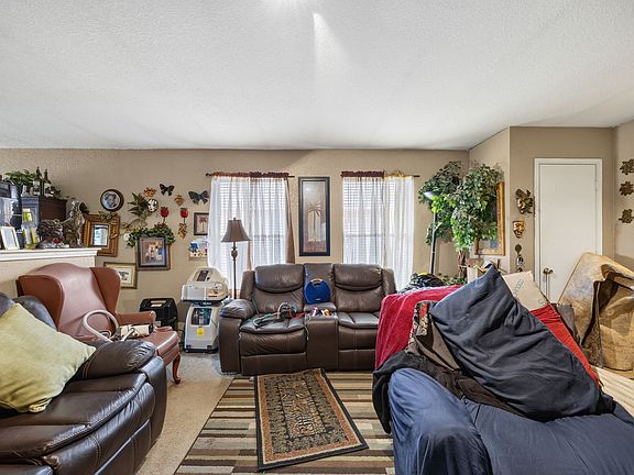 3rd image of 1344 Castle Ridge Rd