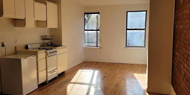 Rented by City Limits Leasing | media 9