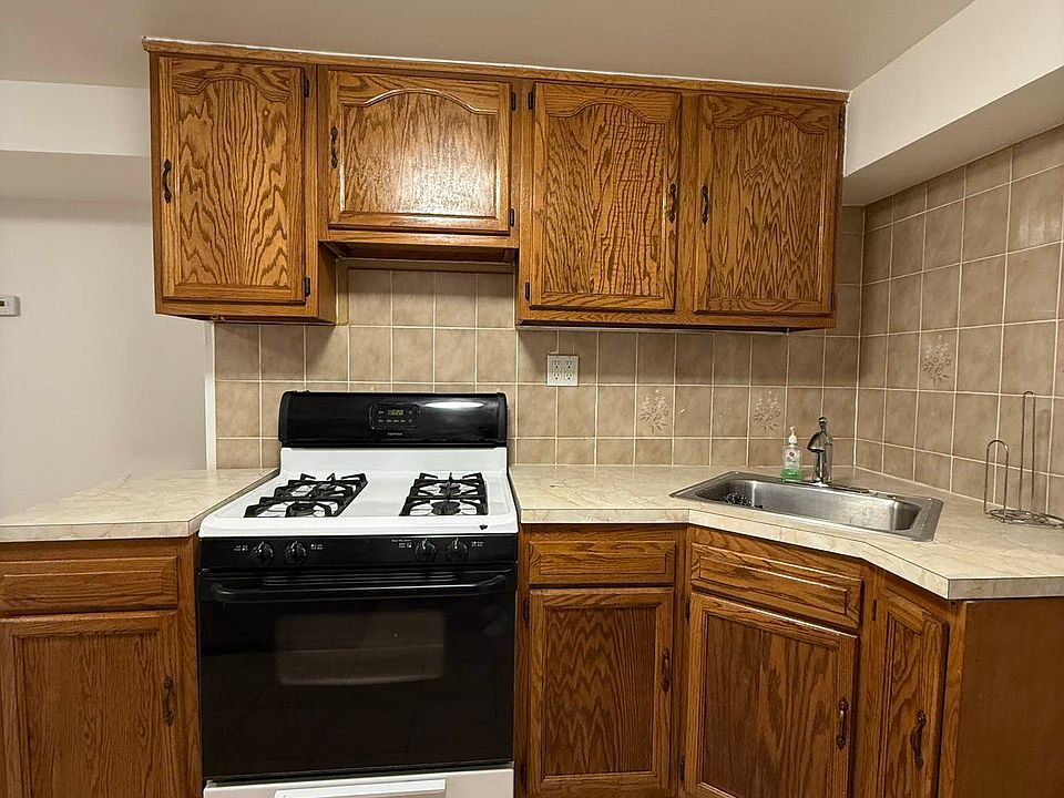 1st image of 23-54 Crescent St #G