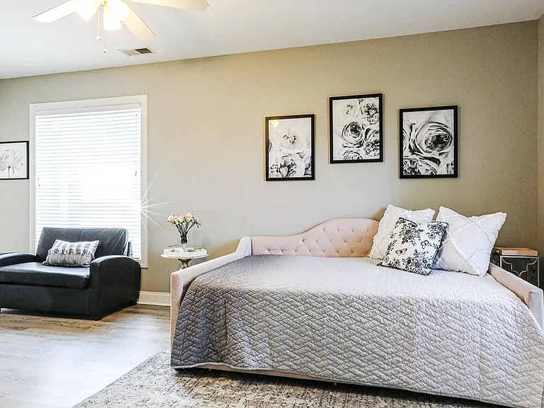 112 Cypress Point Ct #101B — Photo 17