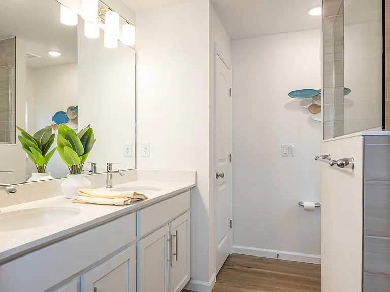43 Freeland Ln — Photo 18
