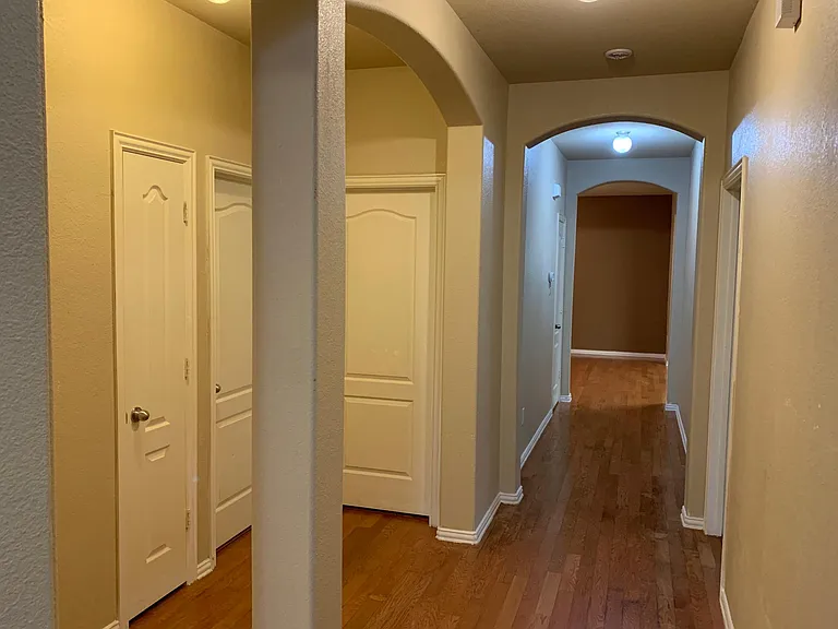 9513 Waterman Dr — Photo 12