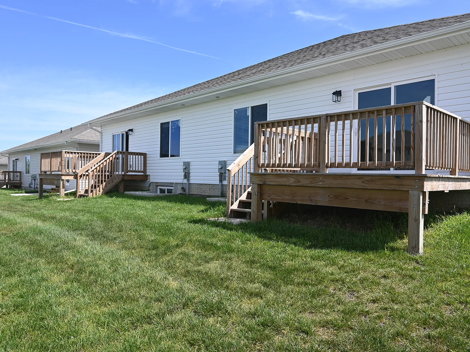 3 bed, 1902 sqft, $2,500 — Photo 2