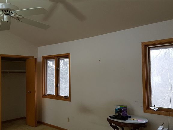 4th image of 1233 Oakridge Dr