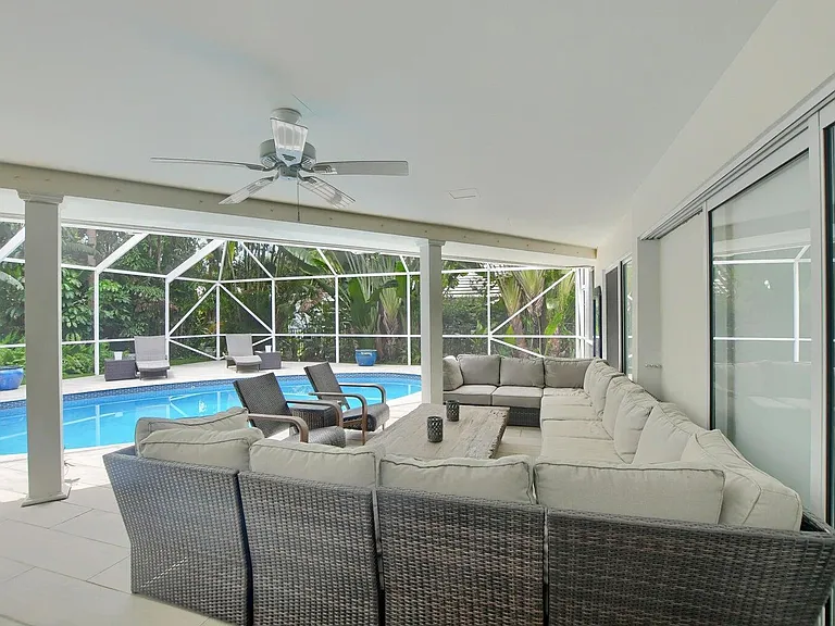 880 Hickory Ter — Photo 31