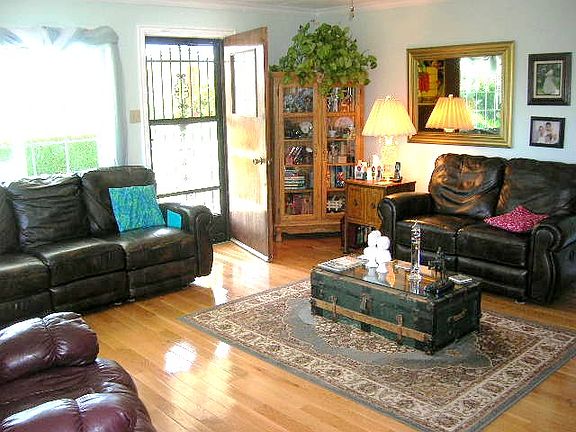 5th image of 484 Meridian St