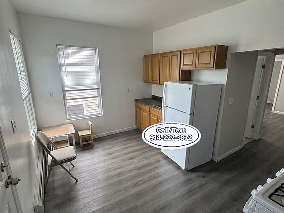 2nd image of 95 Maple St APT 3E