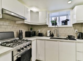 641 Annette St #4, Toronto, ON M6S2C7