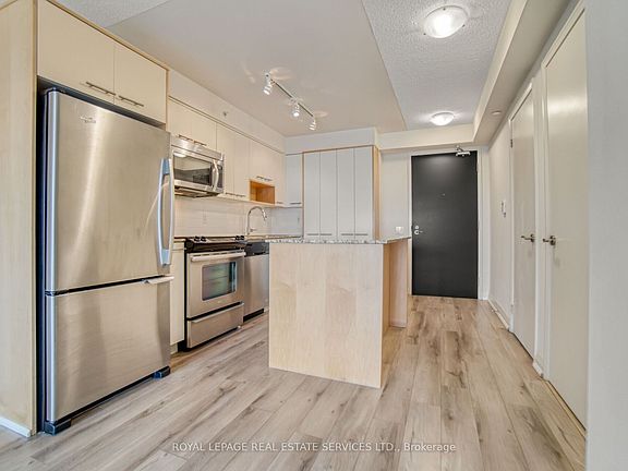 4th image of 5 Valhalla Inn Rd #808