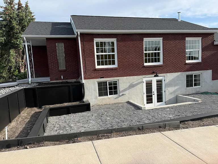 1536 S 1400 E — Photo 2