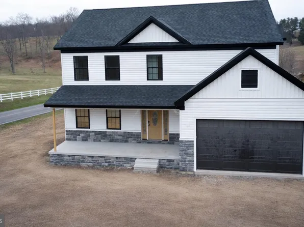 19 Bogey Dr, Martinsburg, WV 25405