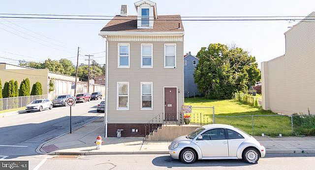 1st image of 353 N 2nd St