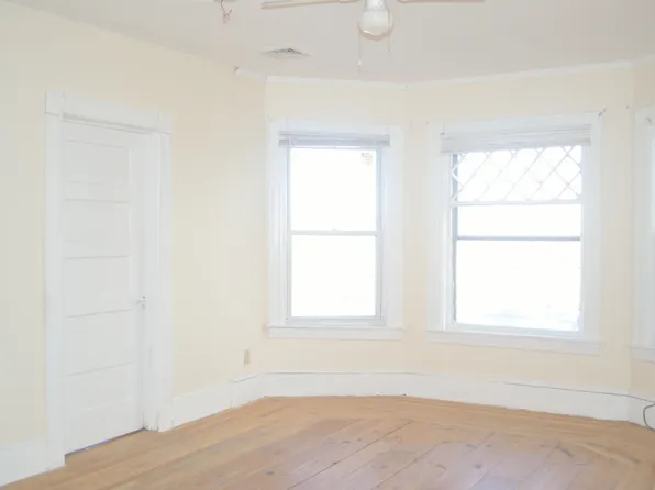 148 Flaherty Ln #3, Manchester, NH 03102