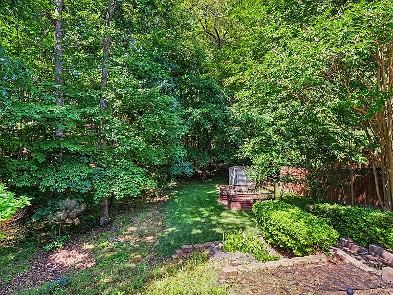 508 Ashburn Ln — Photo 26