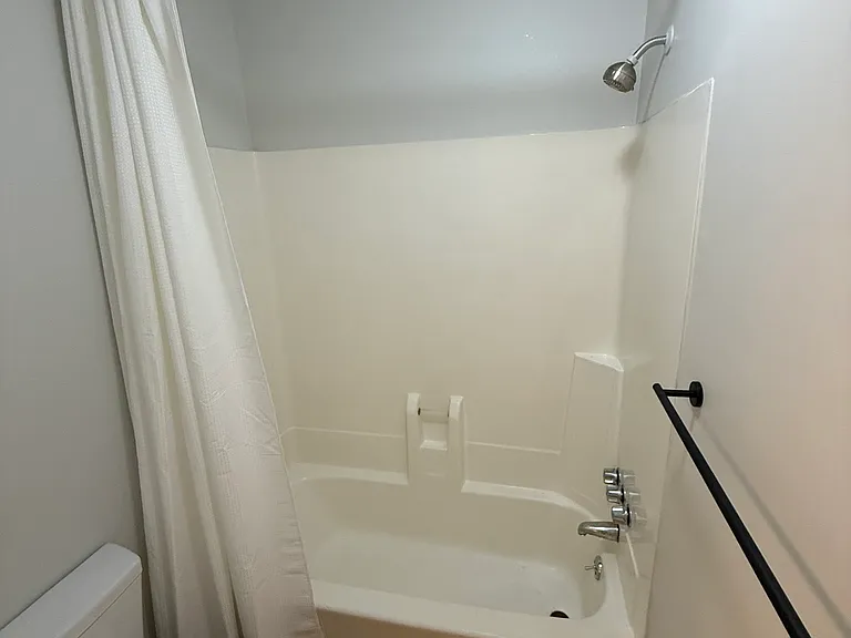 Primary shower/tub with brand new toilet (private)