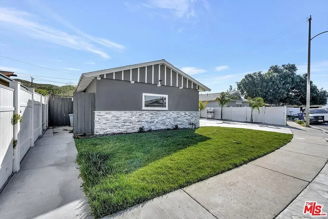 4 bed, 1467 sqft, $3,950 — Photo 4