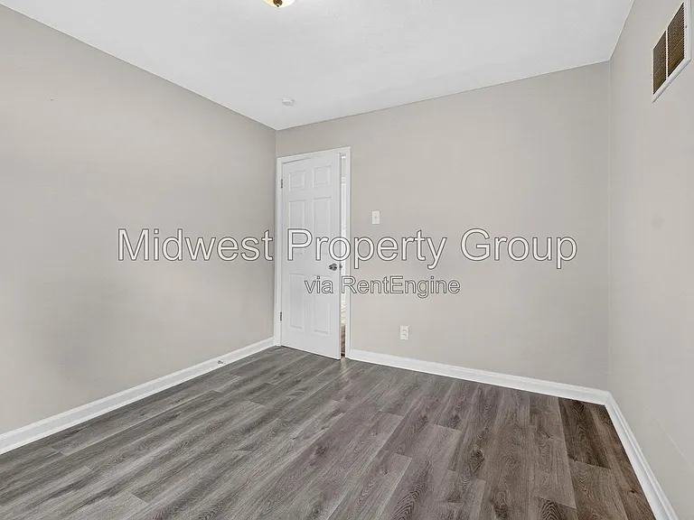 1237 Fairview Ave — Photo 11